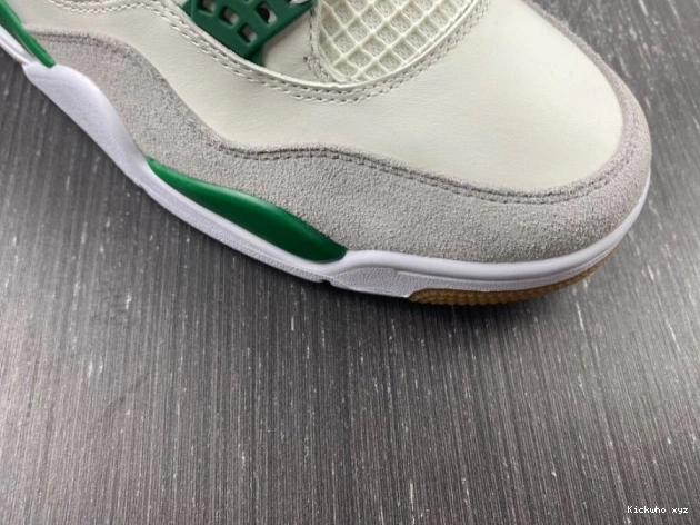 Green SB Nike Air Jordan Pine 4 x DR5415-103 0817